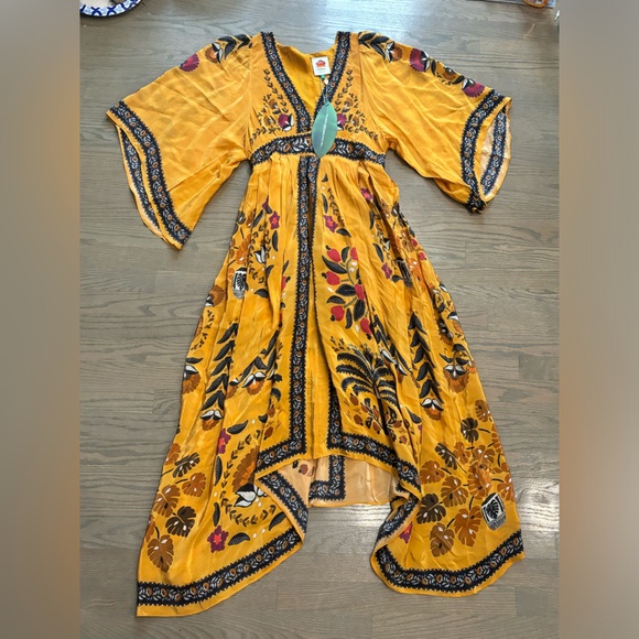 NEW FARM RIO tropical tapestry kaftan dress in yellow New with tags - Picture 4 of 10